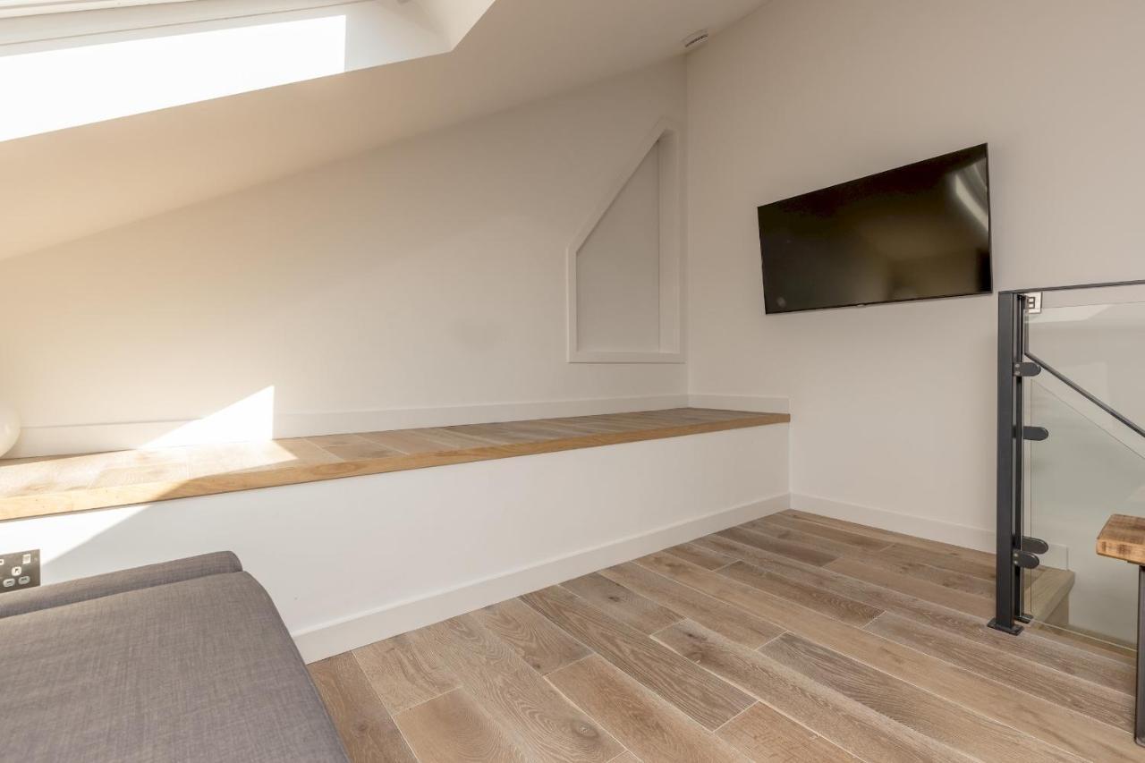 Pass The Keys Stunning 3 Bed Loft Style Apt With Free Parking 에든버러 외부 사진