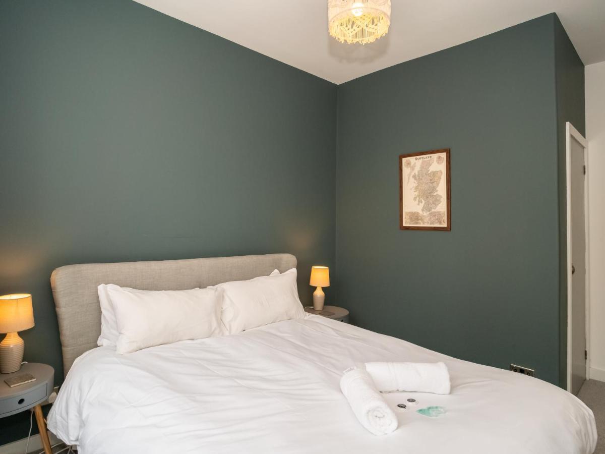 Pass The Keys Stunning 3 Bed Loft Style Apt With Free Parking 에든버러 외부 사진