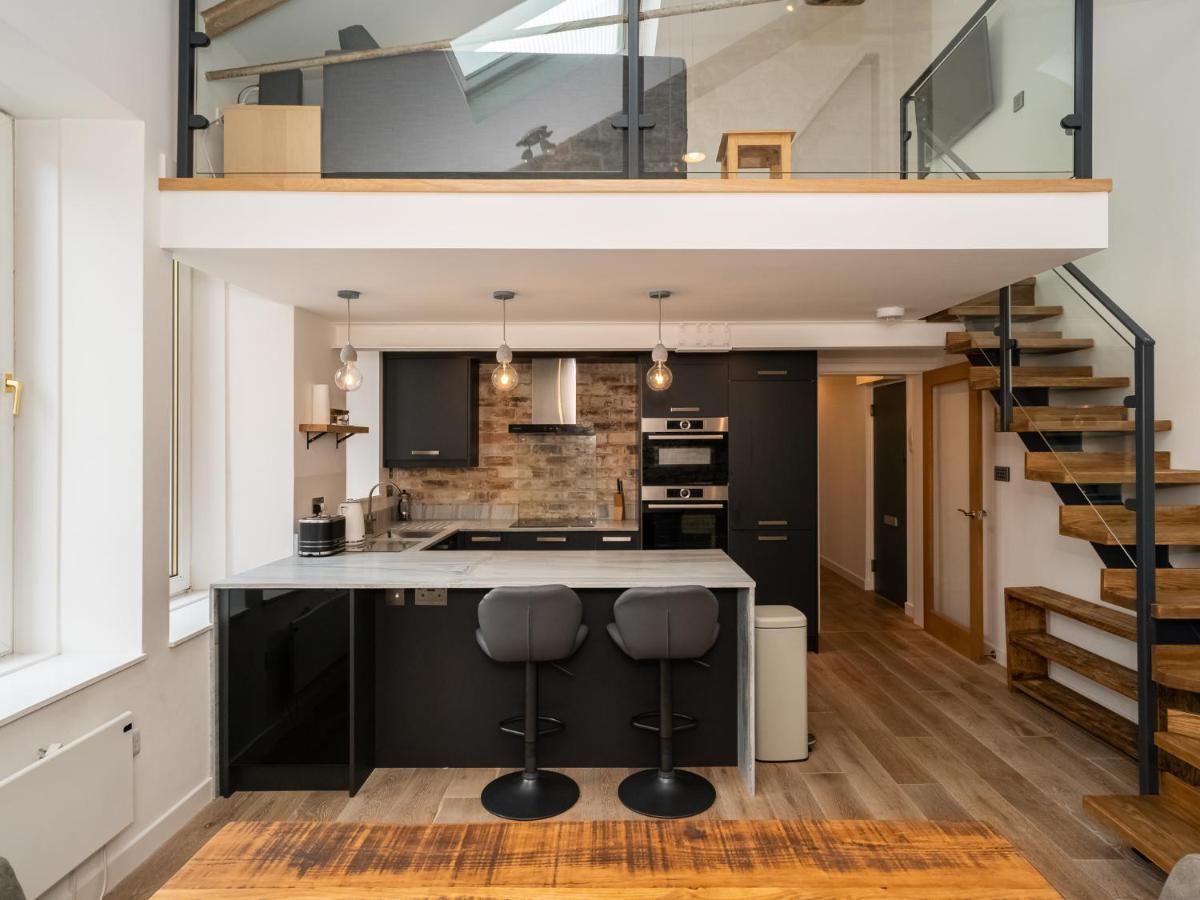 Pass The Keys Stunning 3 Bed Loft Style Apt With Free Parking 에든버러 외부 사진