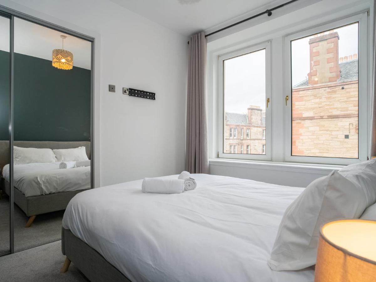 Pass The Keys Stunning 3 Bed Loft Style Apt With Free Parking 에든버러 외부 사진