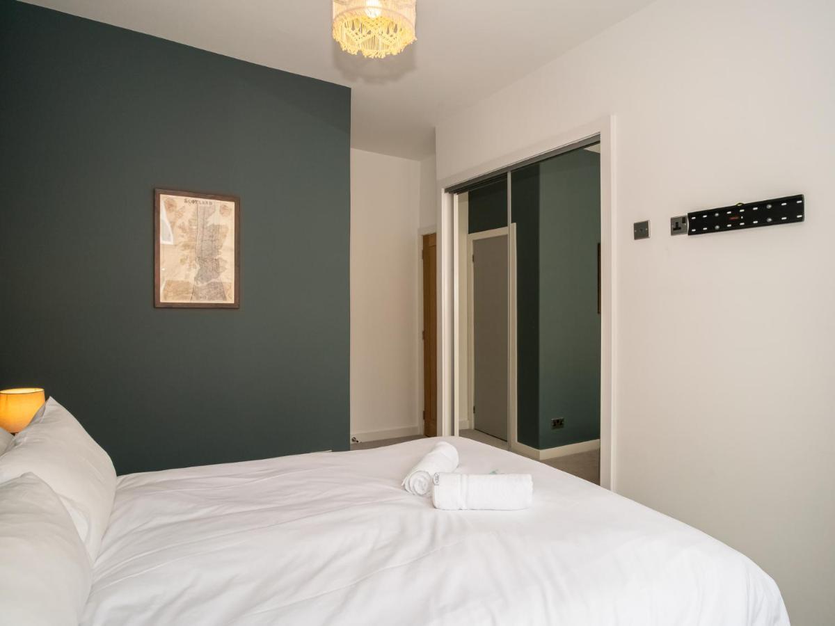 Pass The Keys Stunning 3 Bed Loft Style Apt With Free Parking 에든버러 외부 사진