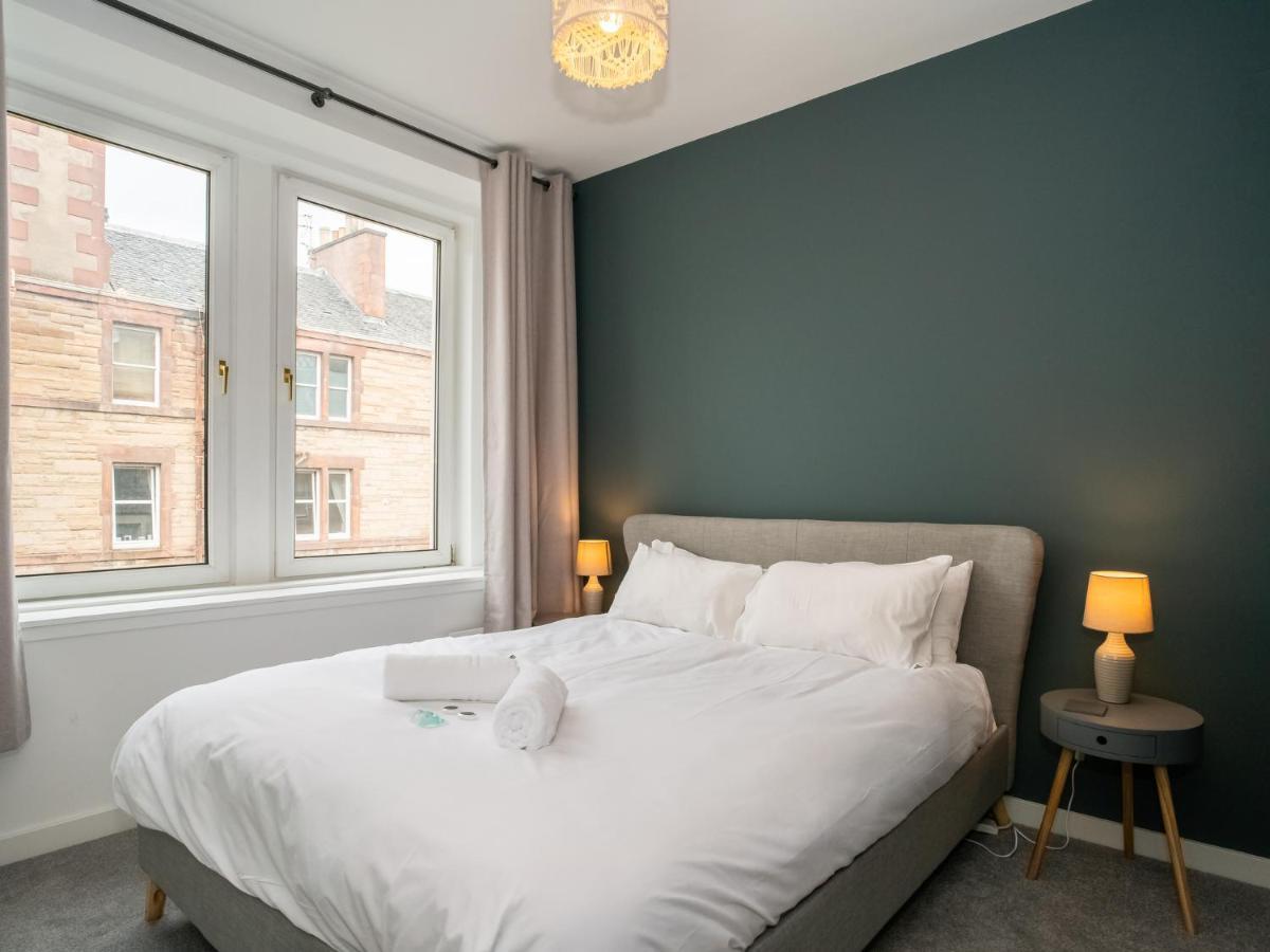 Pass The Keys Stunning 3 Bed Loft Style Apt With Free Parking 에든버러 외부 사진